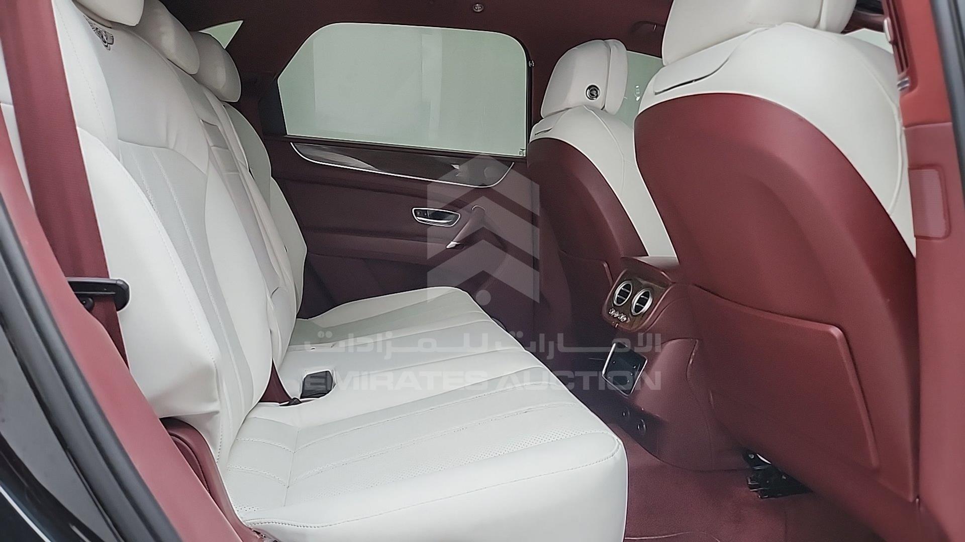 2019 BENTLEY BENTAYGA VIN: SJAAL1ZV2KC023332