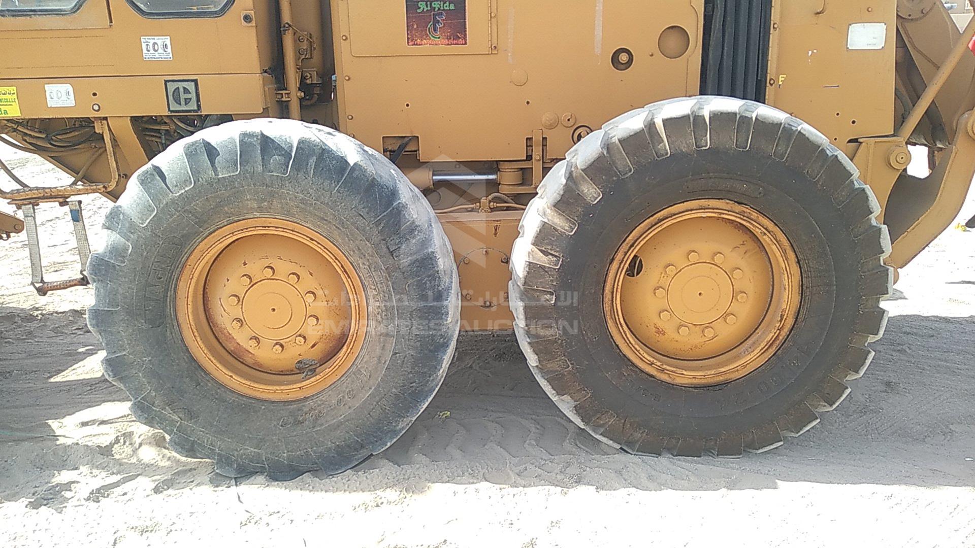 1988 CATERPILLAR 12 G VIN: 61M12681