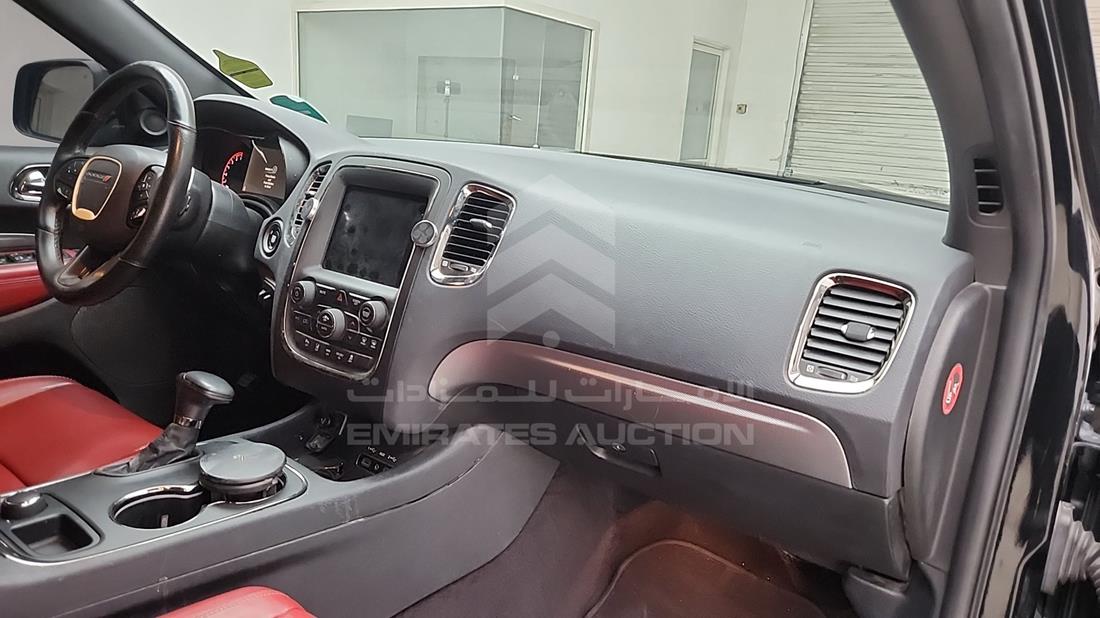دودج دورانجو 2019 — زاوية واجهة الراكب الأمامي الأيمن — صورة 31