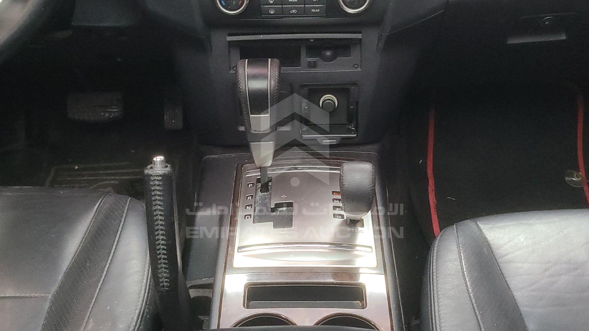 2011 MITSUBISHI PAJERO VIN: JMYLRV95WBJ704959