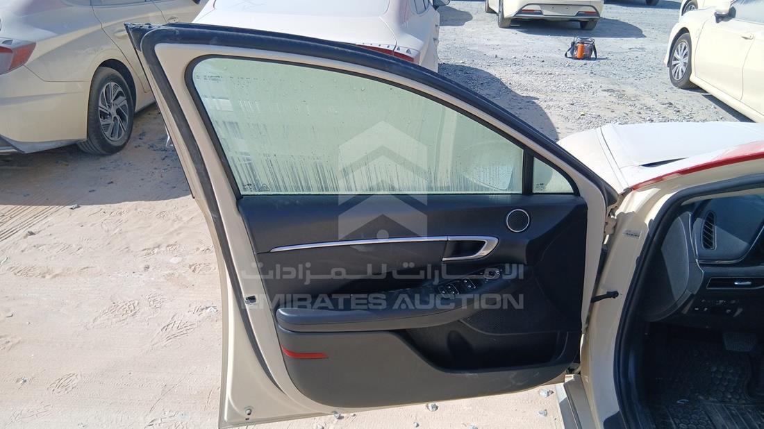 2021 Hyundai Sonata Hybrid — Front Left Door — Photo 11