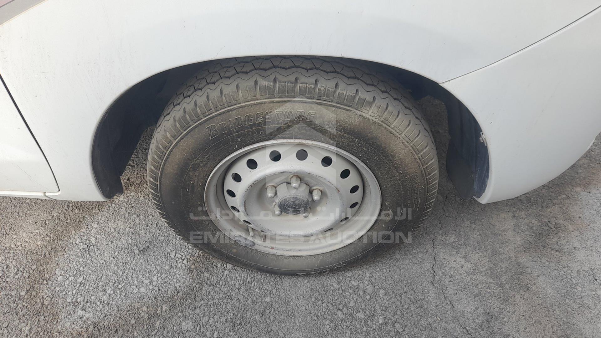 2007 TOYOTA HILUX VIN: MR0EX12G572301980
