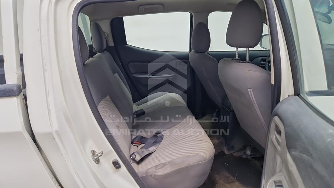 ميتسوبيشي L 200 2016 — زاوية الراكب الخلفي اليمنى — صورة 29