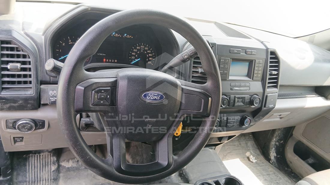 فورد اف 150 2019 — التحكمات في عجلة القيادة — صورة 14