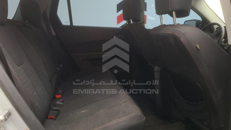 2GKAL8EKXF6303229 Auction: EmiratesAuction Lot: 412016 2GKAL8EKXF6303229 GMC Terrain 2015 SILVER Photo 34
