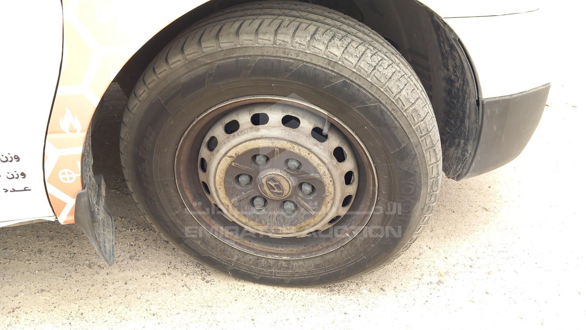 2016 HYUNDAI H1 VIN: KMJWA37R0GU778289