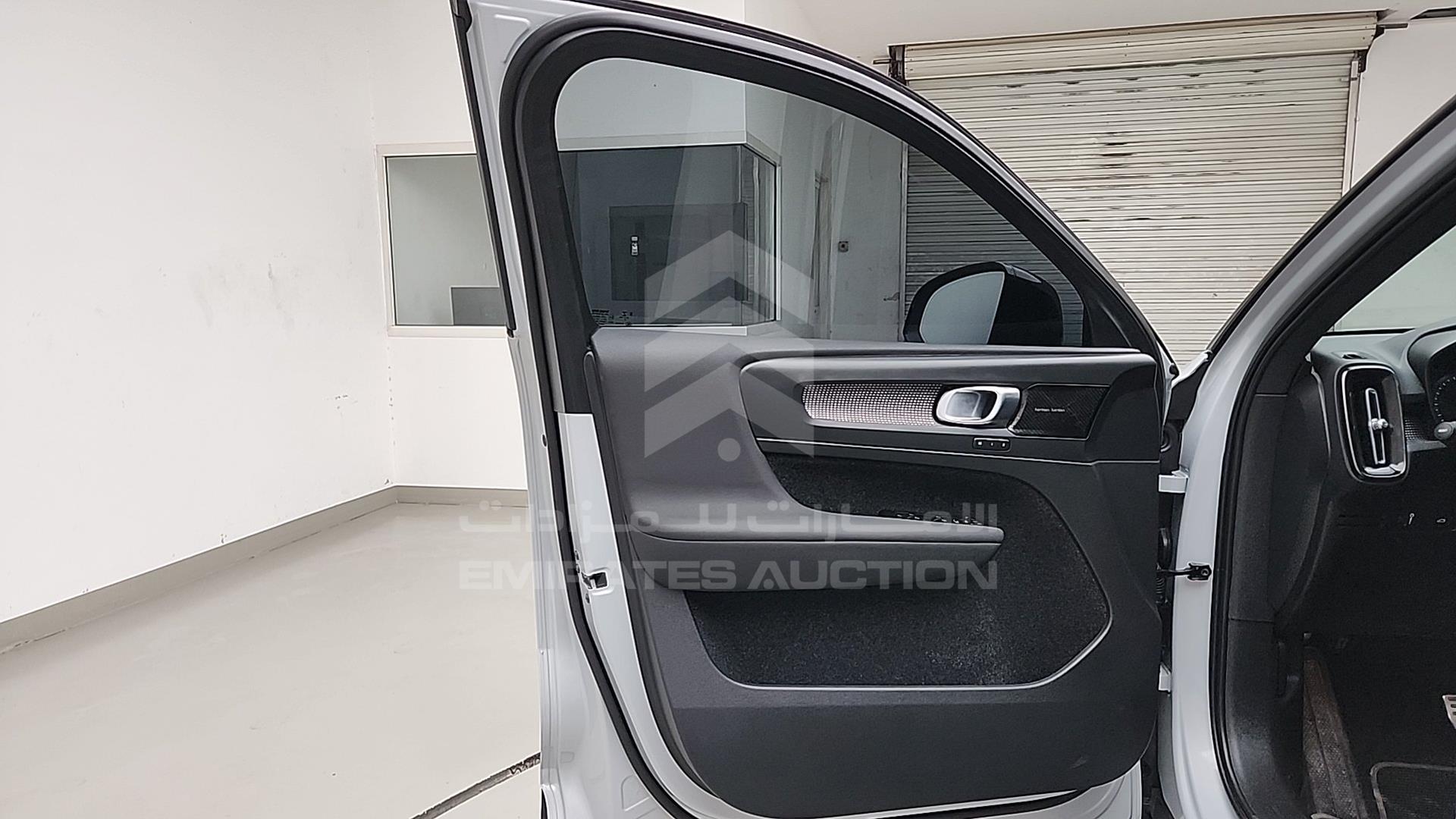 2022 VOLVO XC 40 VIN: YV1AKAXZ7N2696824