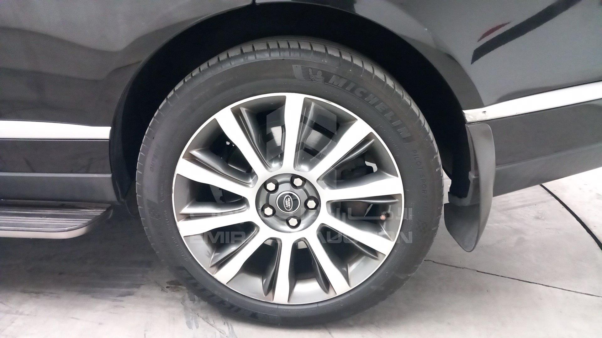 2015 RANGE ROVER VOGUE VIN: SALGA2EF5FA218872