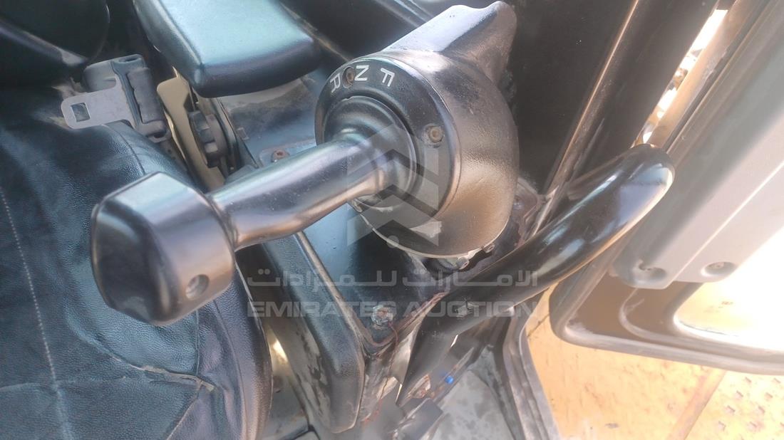 كاتربيلر D6R 2019 — التحكمات في عجلة القيادة — صورة 14