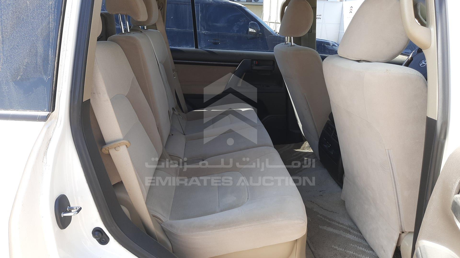 2009 TOYOTA LAND CRUISER VIN: JTMHU09J195011270