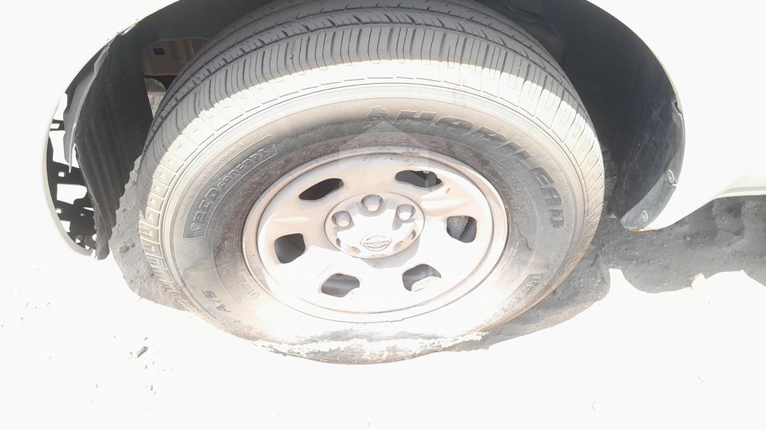 2015 Nissan Frontier — Front Left Tyre — Photo 32