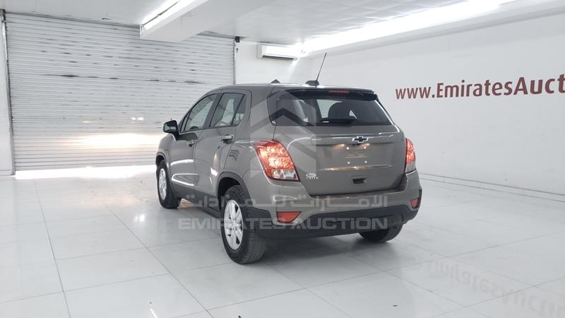 KL7CJKSB3LB353620 Auction: EmiratesAuction Lot: 409549 KL7CJKSB3LB353620 Chevrolet Trax 2020 BROWN Photo 6