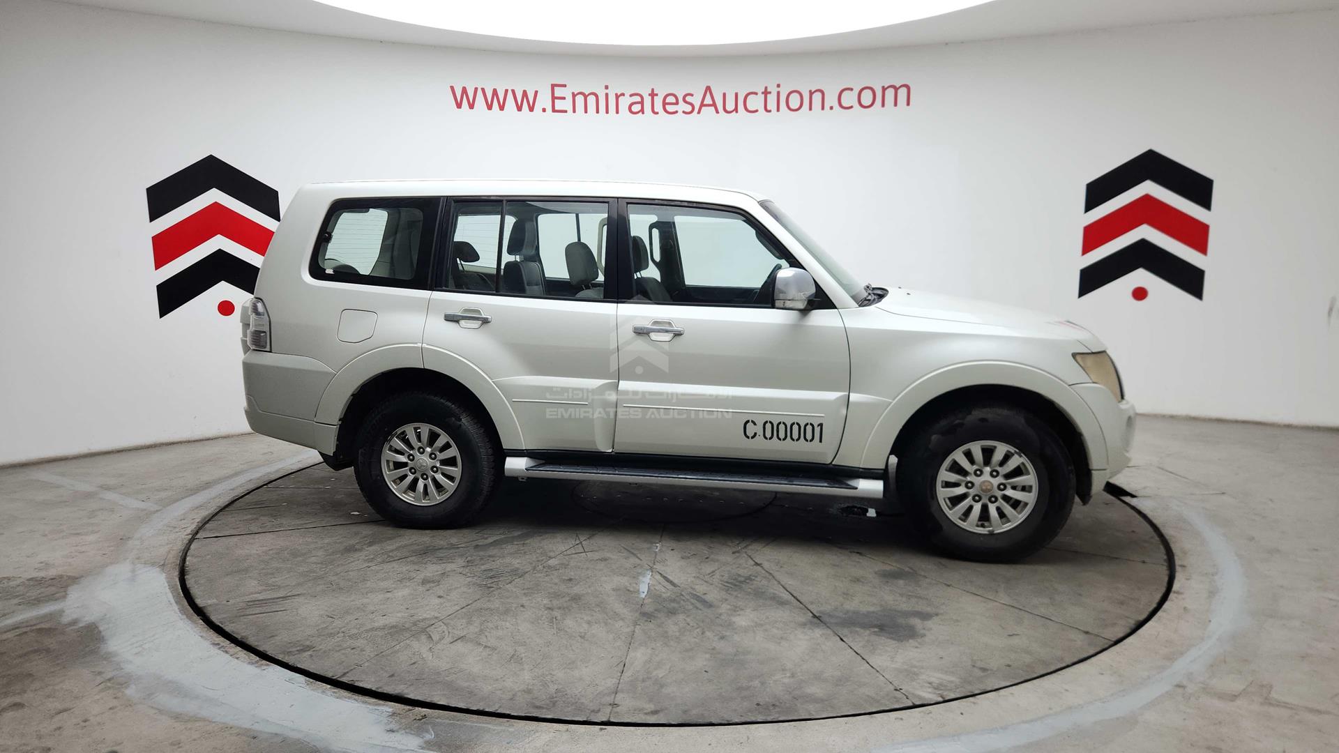 2014 MITSUBISHI PAJERO VIN: JMYLRV95WEJ717770