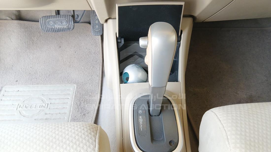 2012 Nissan Tiida — Gear View — Photo 17