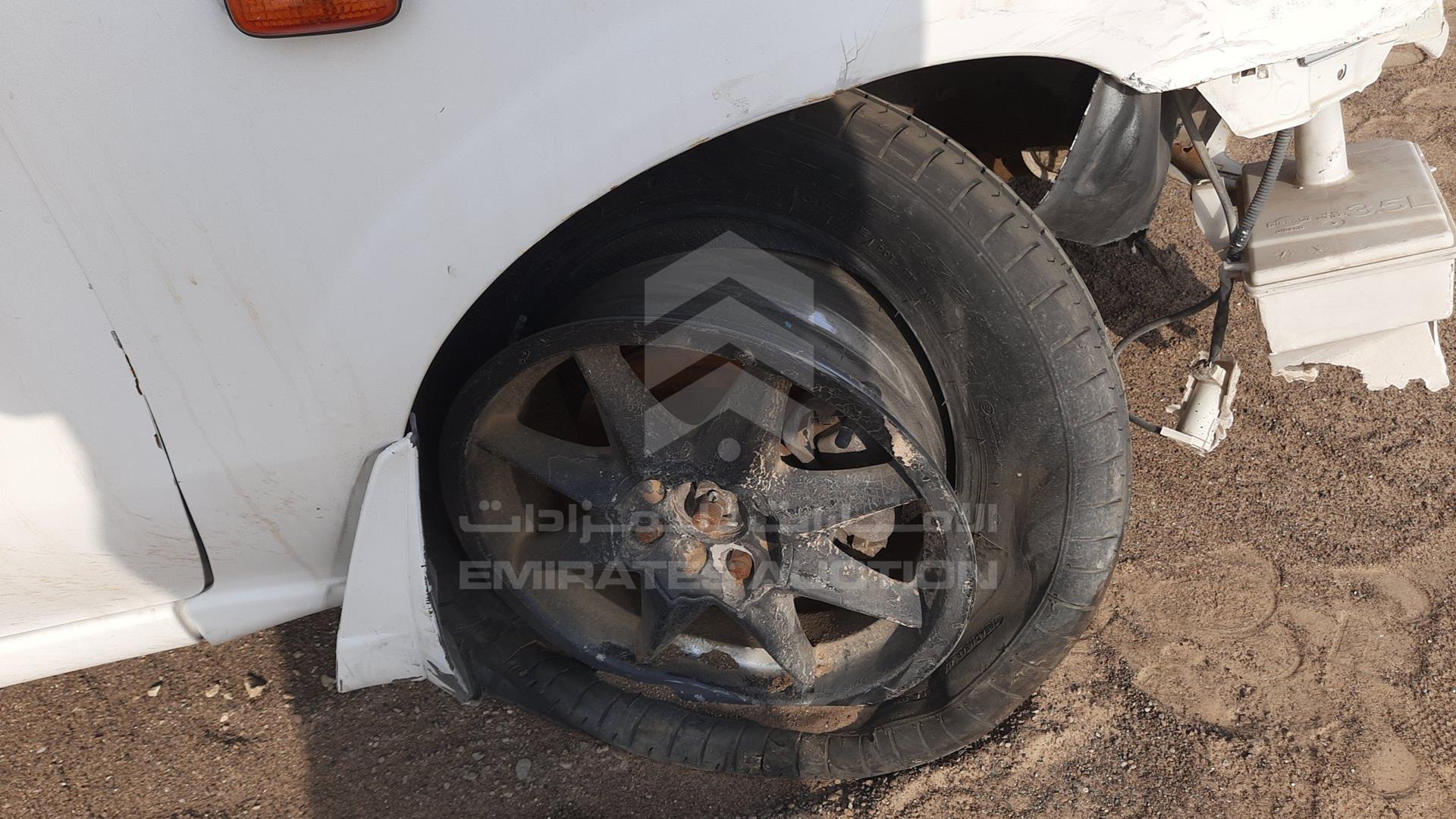 2005 NISSAN TIIDA VIN: JN1FN61C05W084352