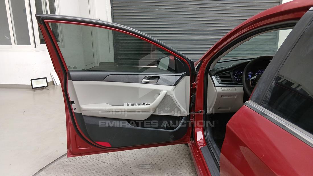 2019 Hyundai Sonata — Front Left Door — Photo 13