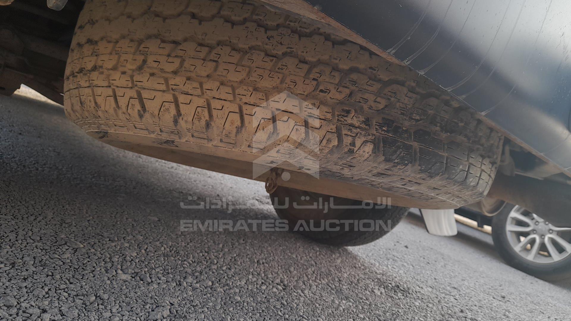 2007 TOYOTA LAND CRUISER VIN: JTGHJ01J273011004