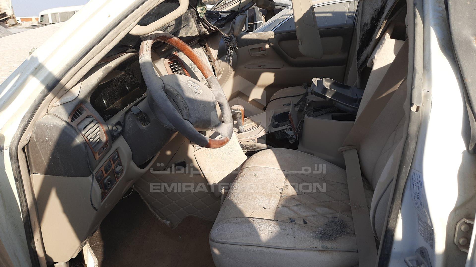2007 TOYOTA LAND CRUISER VIN: JTEHT05J172106821