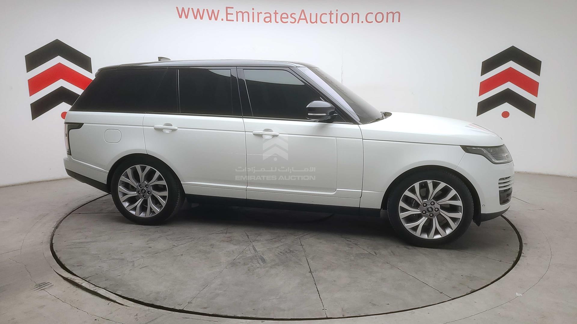 2018 RANGE ROVER HSE VIN: SALGA2BV4JA399290