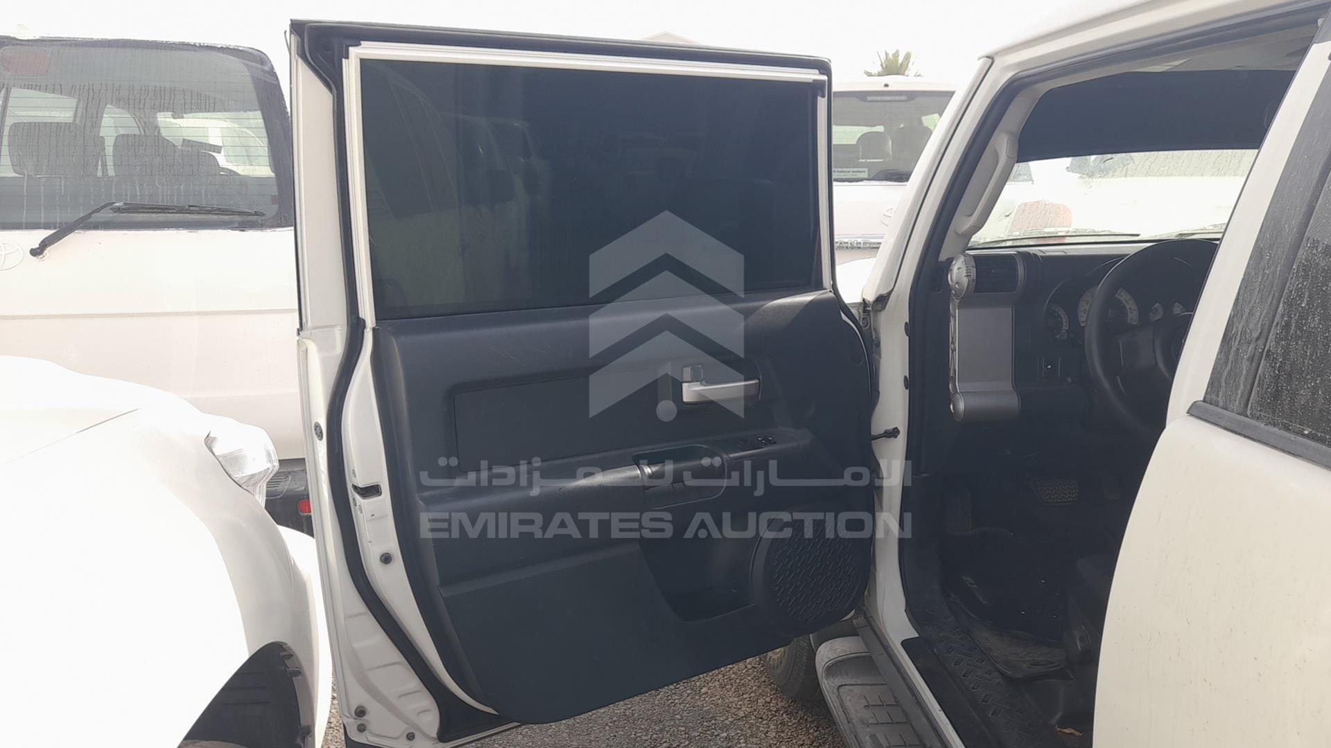 2013 TOYOTA FJ CRUISER VIN: JTEBU11F9DK171633