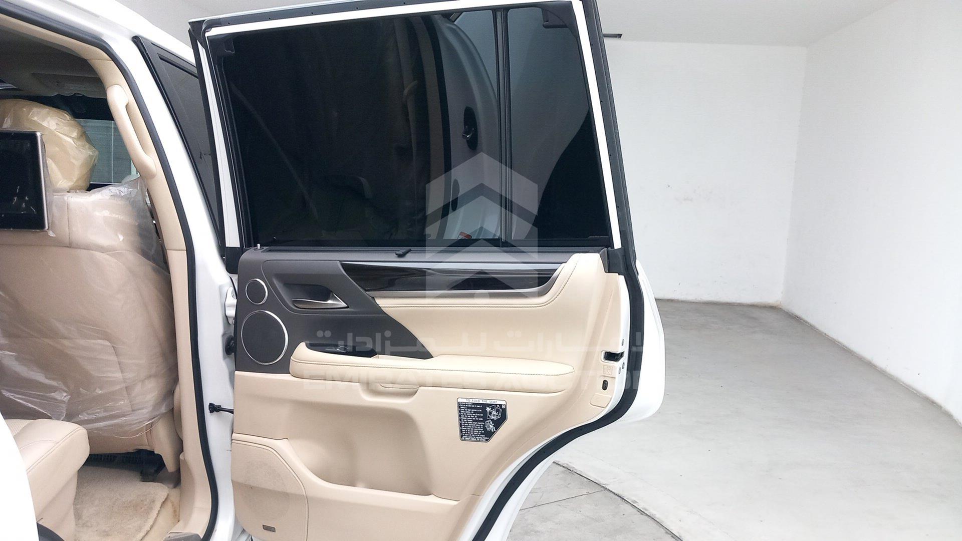 2016 LEXUS LX 570 VIN: JTJHY00WXG4203252