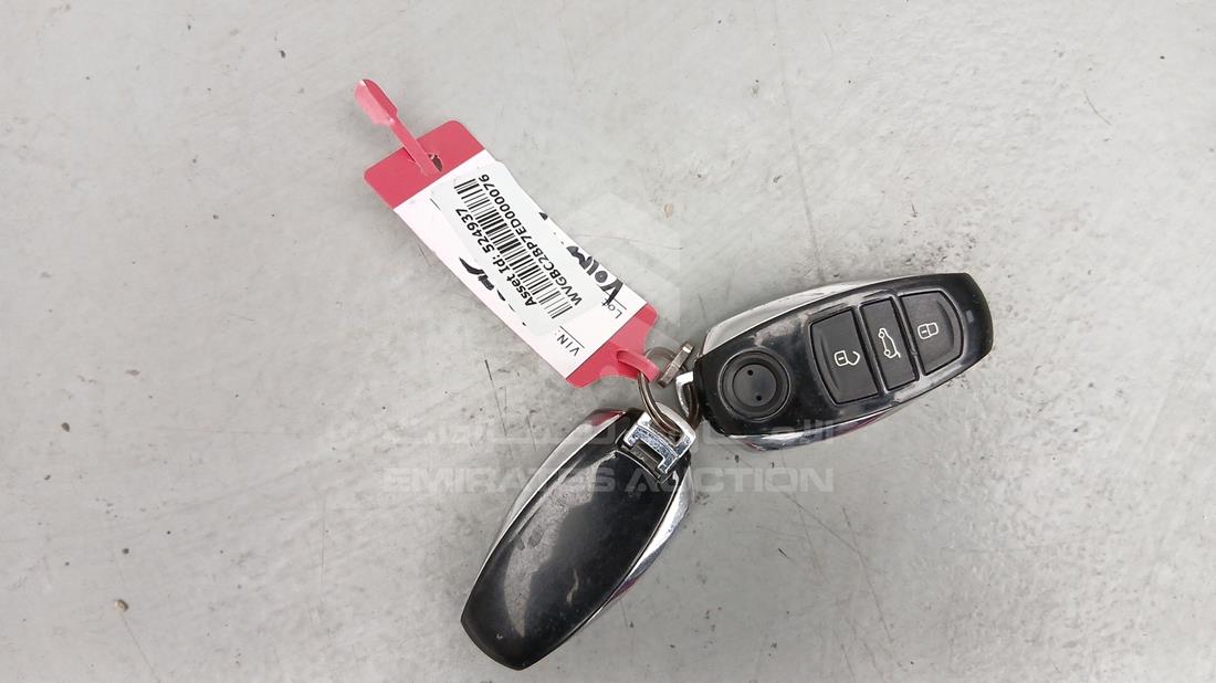 2014 Volkswagen Touareg — Keys — Photo 5