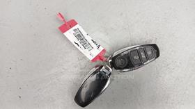 2014 Volkswagen Touareg — Keys — Photo 5 — Thumbnail