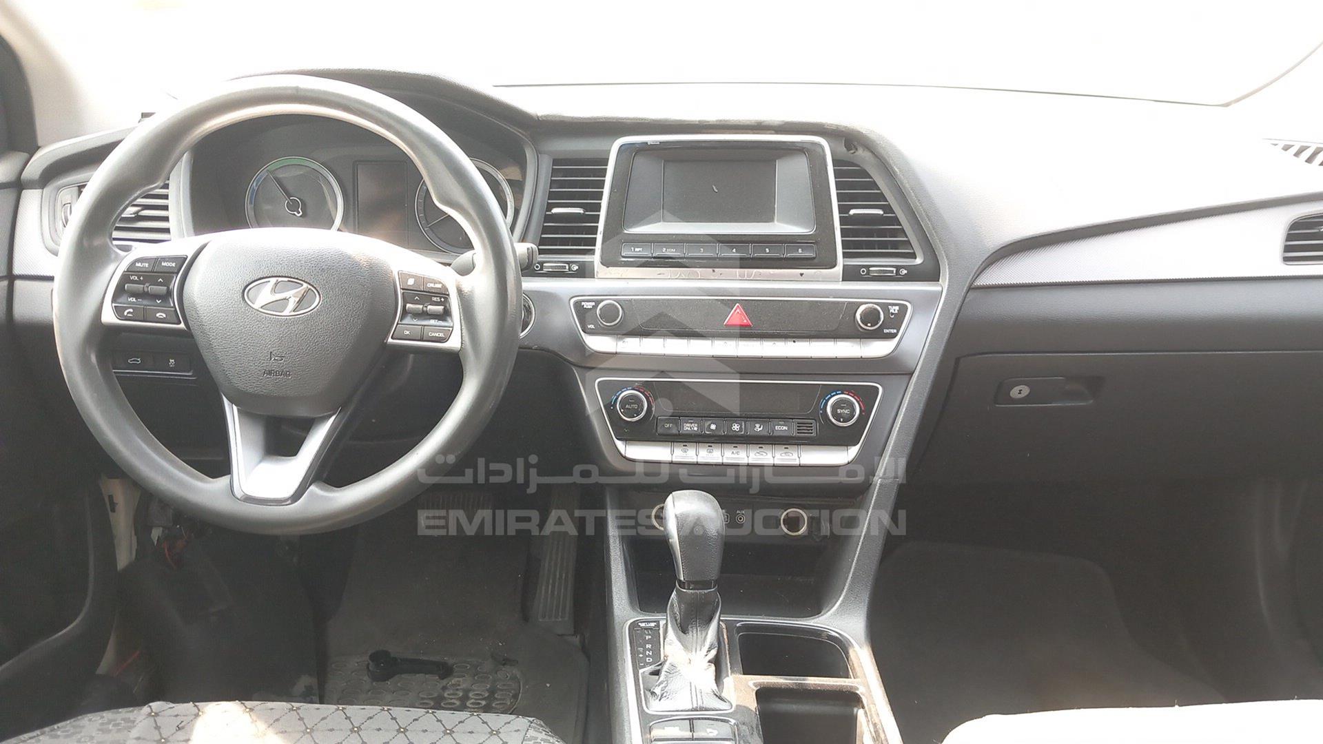 2018 HYUNDAI SONATA VIN: KMHE2413XJA082035