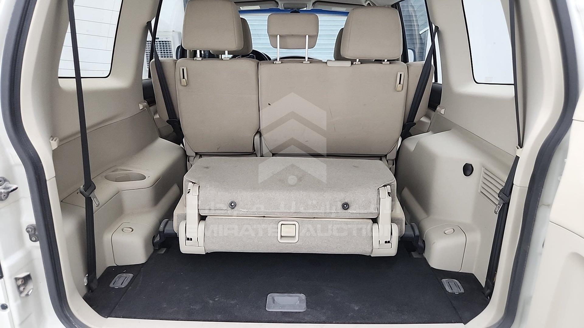 2010 MITSUBISHI PAJERO VIN: JMYLRV95WAJ702893