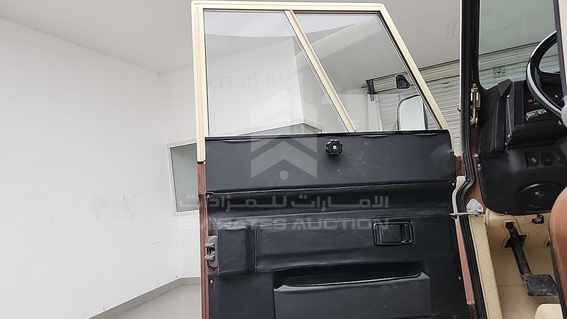 1985 LAND ROVER --- VIN: SALLDHAH8AA198961