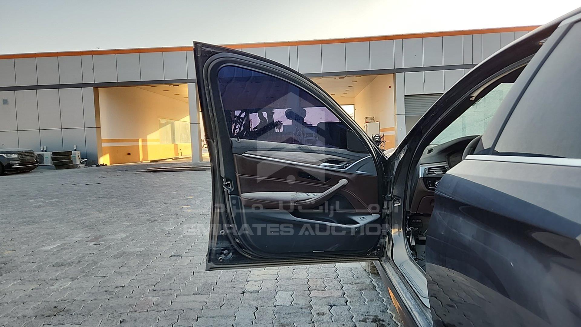 2020 BMW 530 VIN: WBAJR5102LWW74865