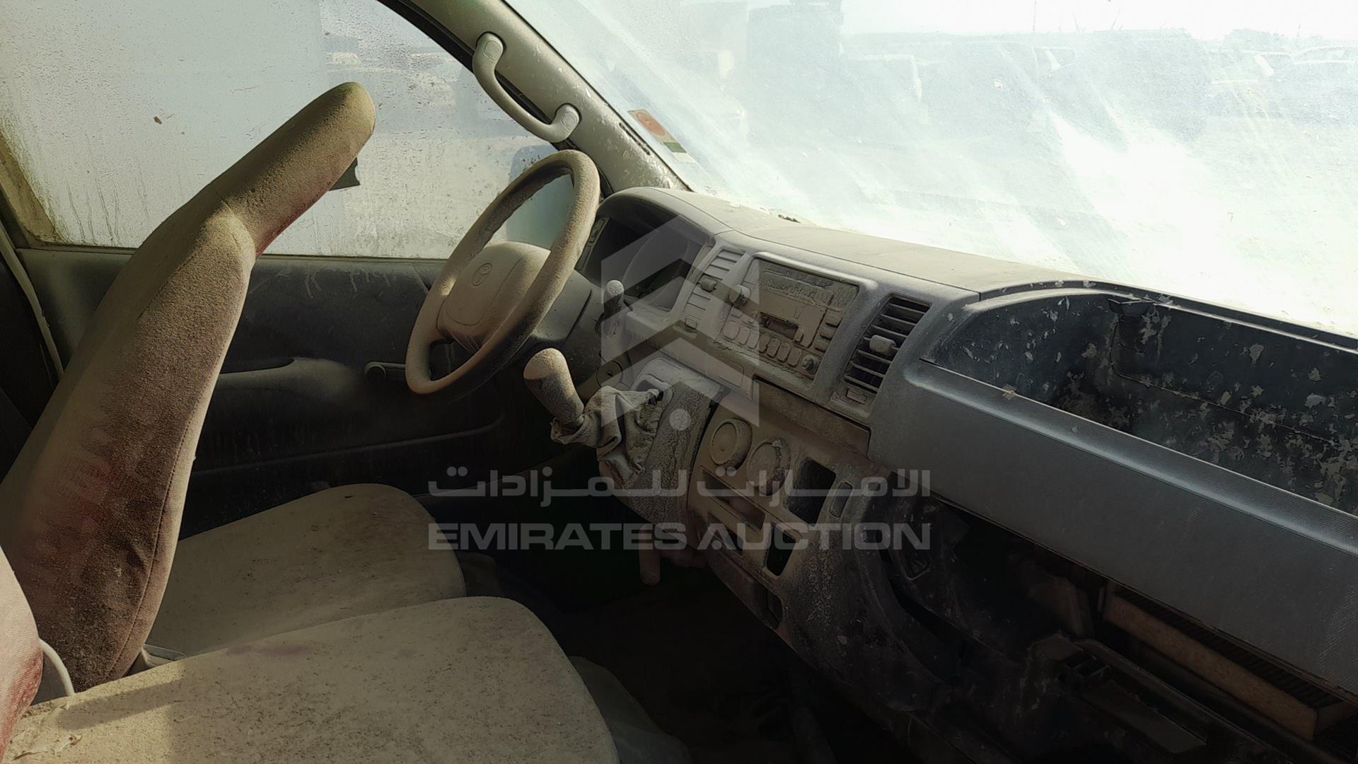 2006 TOYOTA HIACE VIN: JTFHX02P165000438