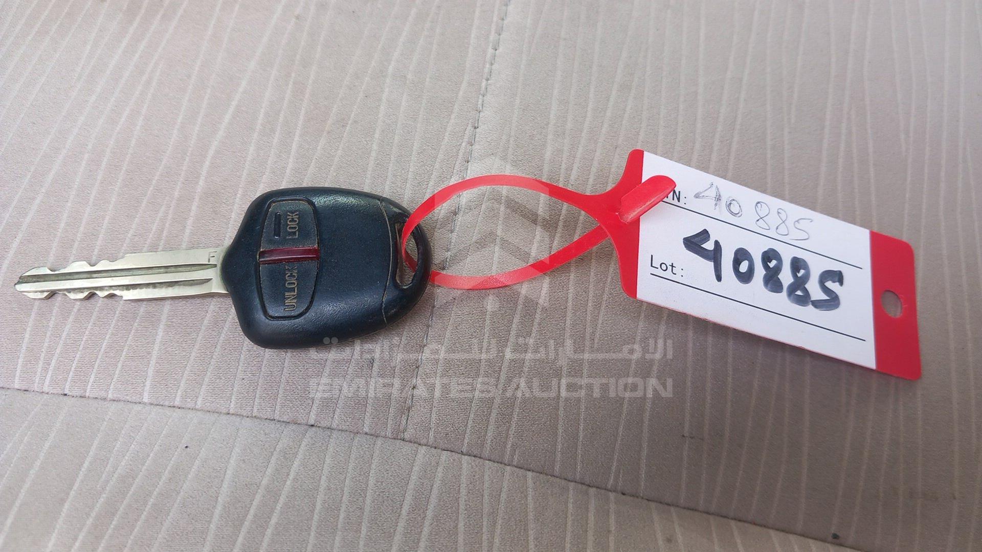 2010 MITSUBISHI PAJERO VIN: JMYLRV95WAJ715031