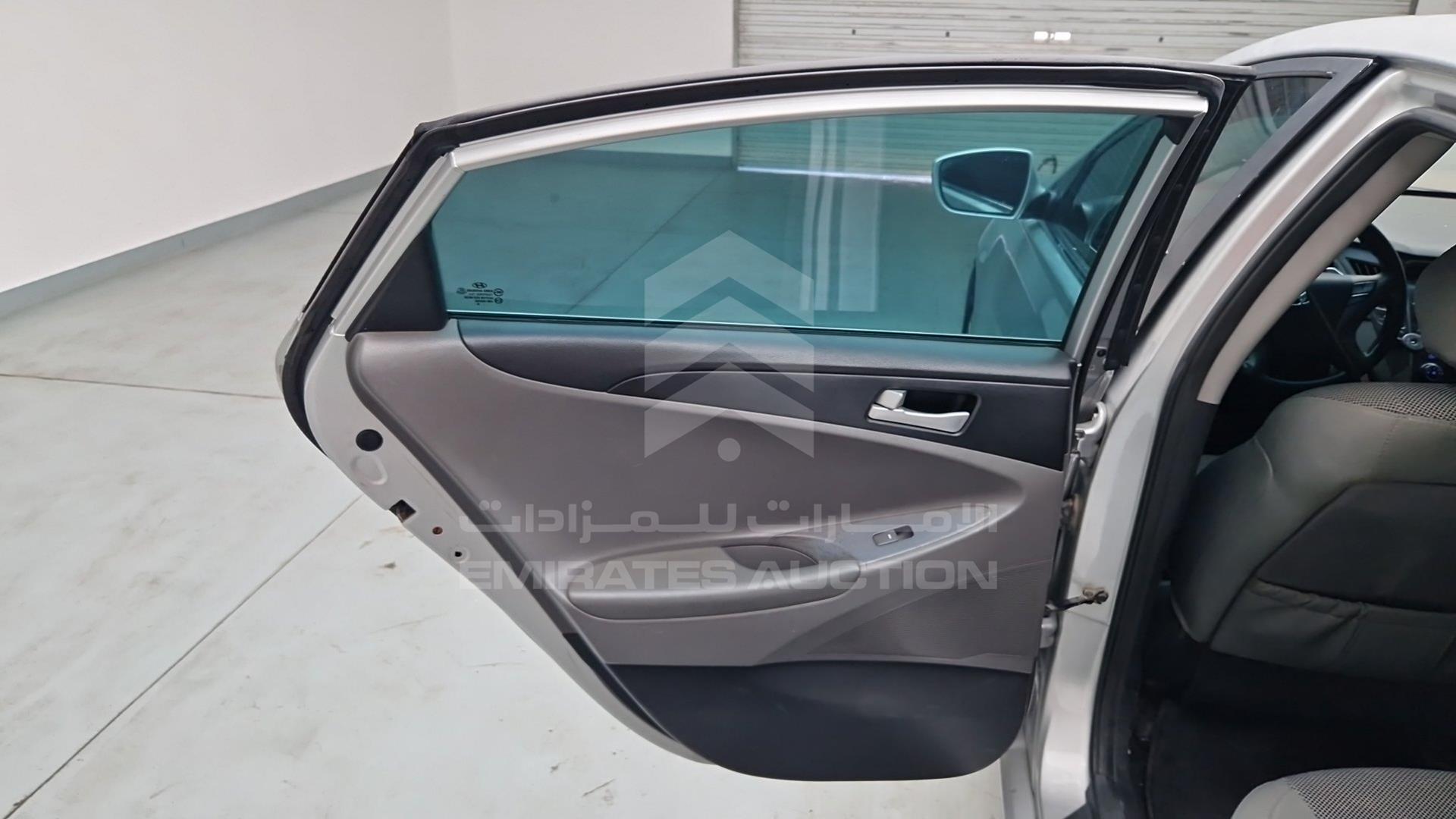 2014 HYUNDAI SONATA VIN: KMHEB41C0EA625057