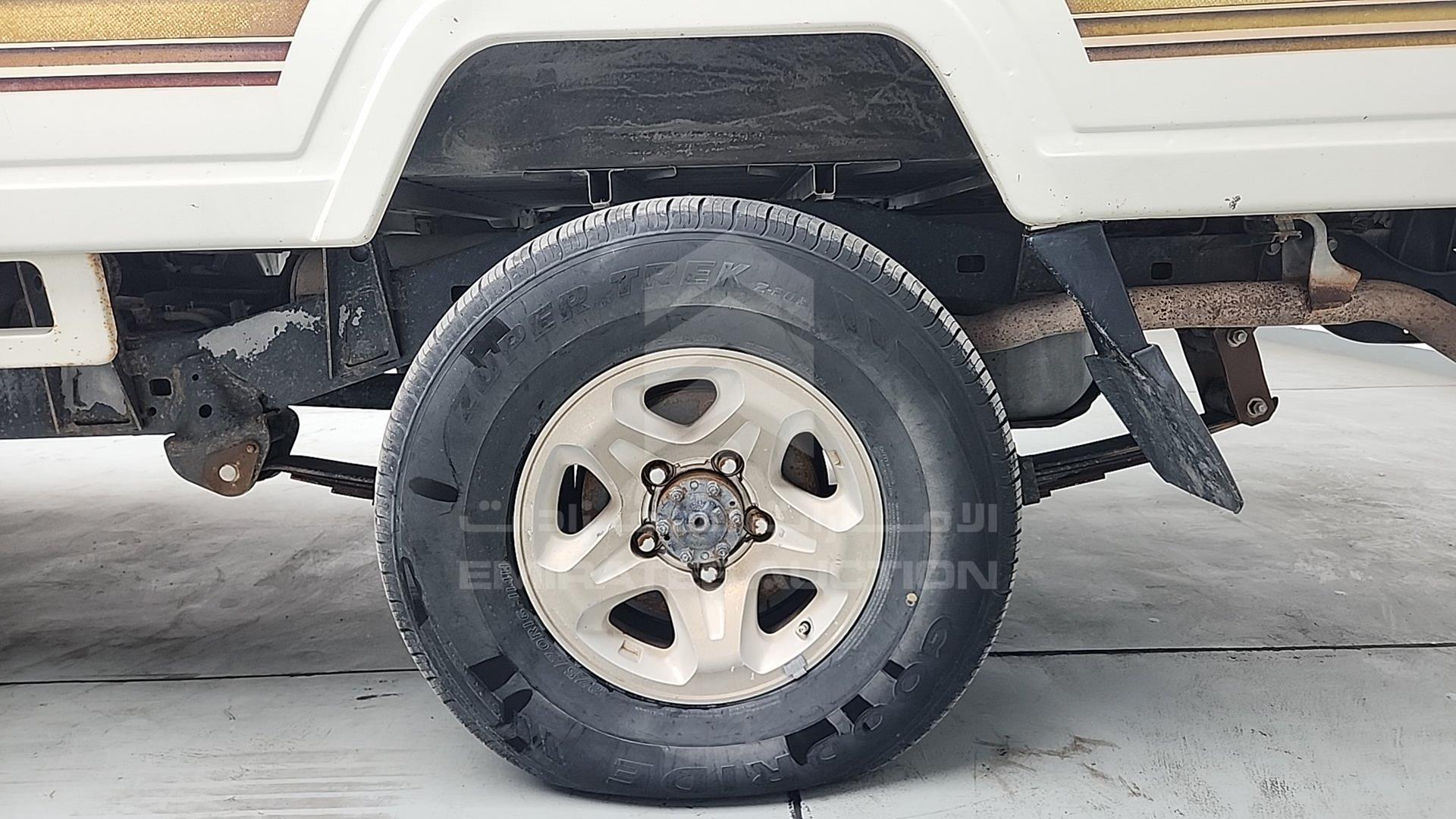 2012 TOYOTA LAND CRUISER VIN: JTFLU73J3C4522897