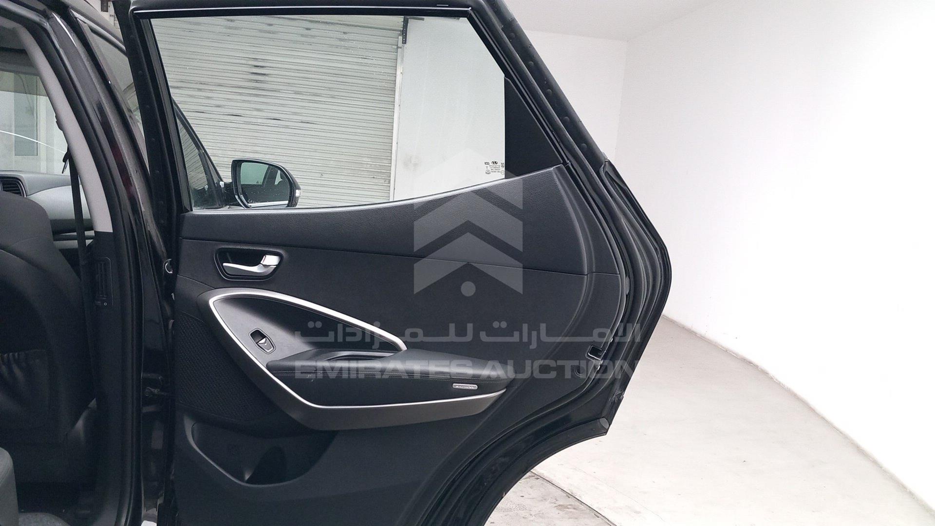 2015 HYUNDAI SANTA FE VIN: KMHSU81E8FU368459