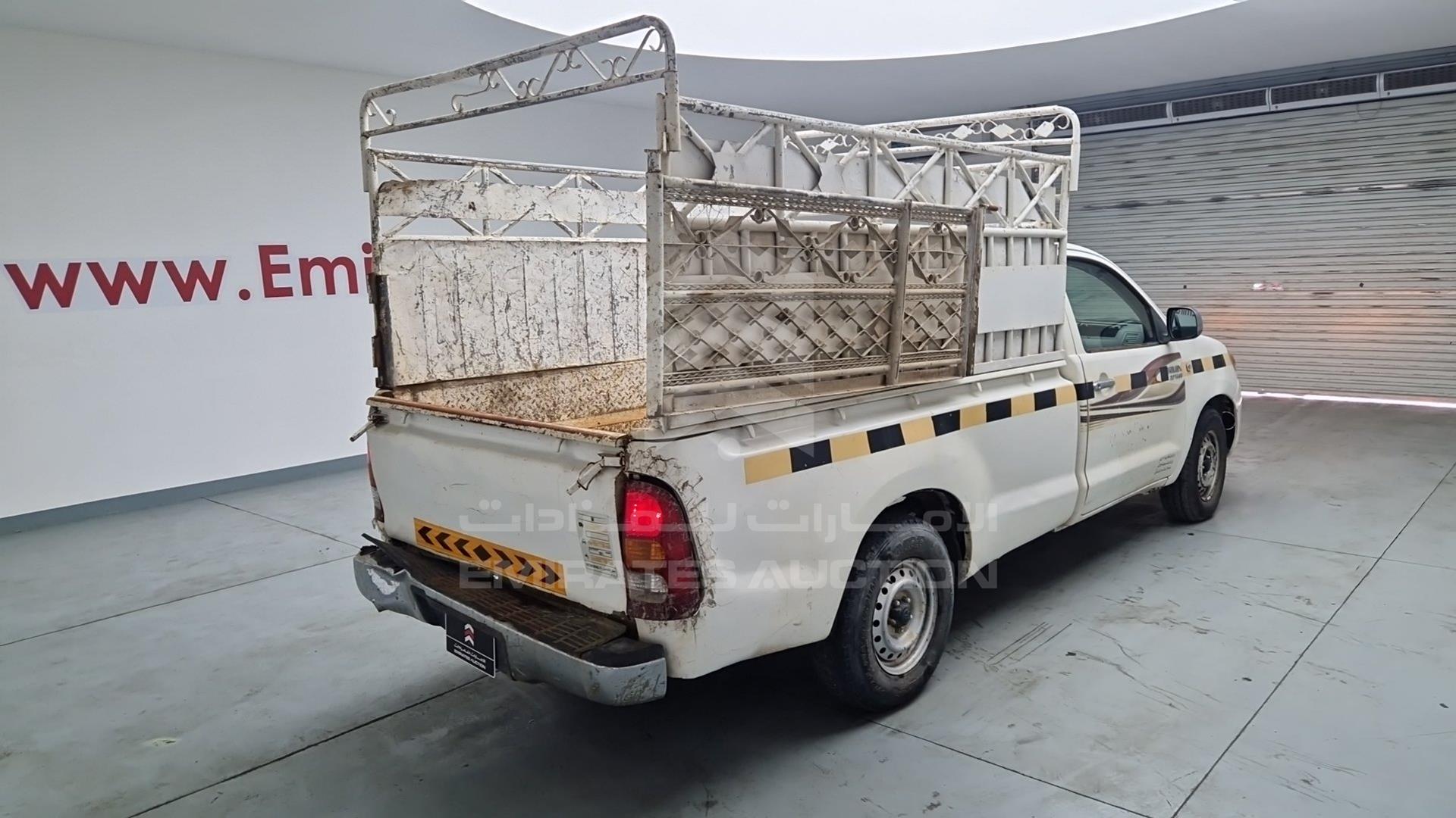2007 TOYOTA HILUX VIN: MR0CX12GX70017604