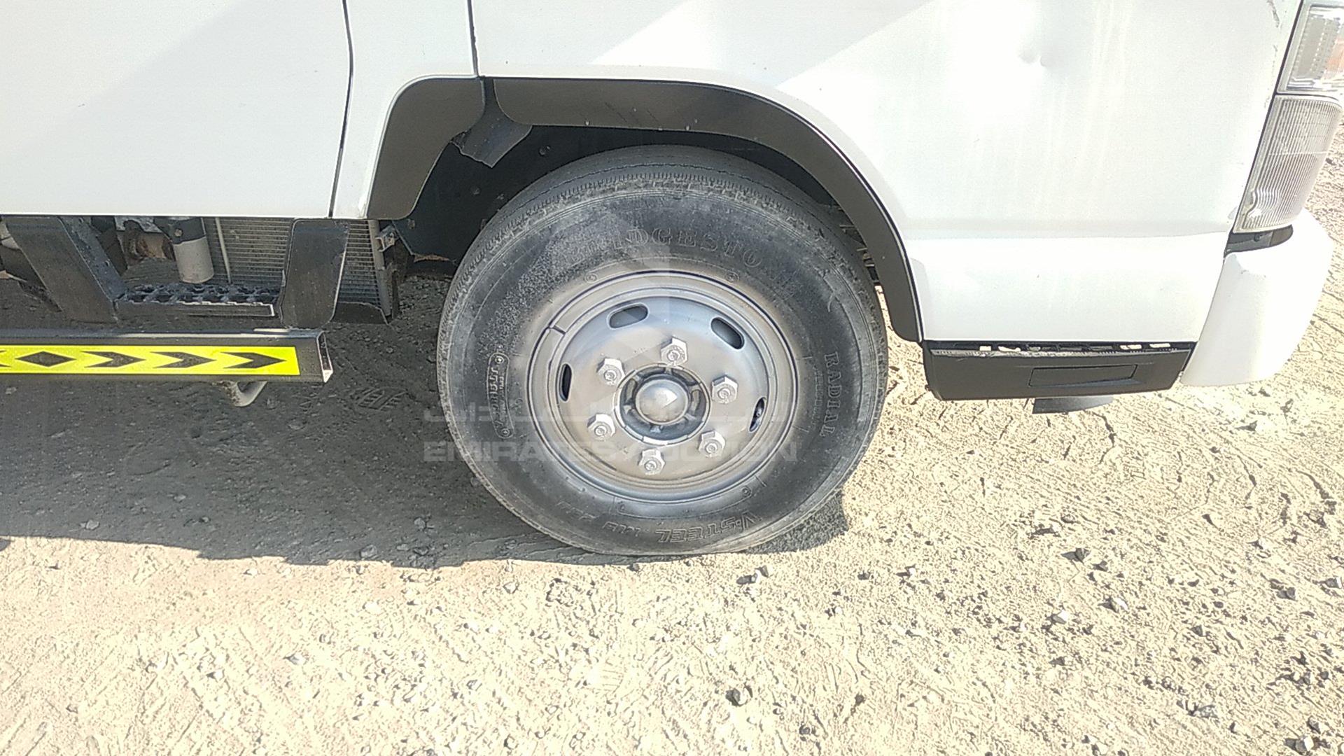 2015 MITSUBISHI CANTER VIN: JL7B6E1P0FK028476
