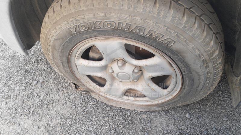 VIN: JTEHH20V400260593 Auction: EmiratesAuction Lot: 344037 JTEHH20V400260593 Toyota RAV 4 0 WHITE Photo 31