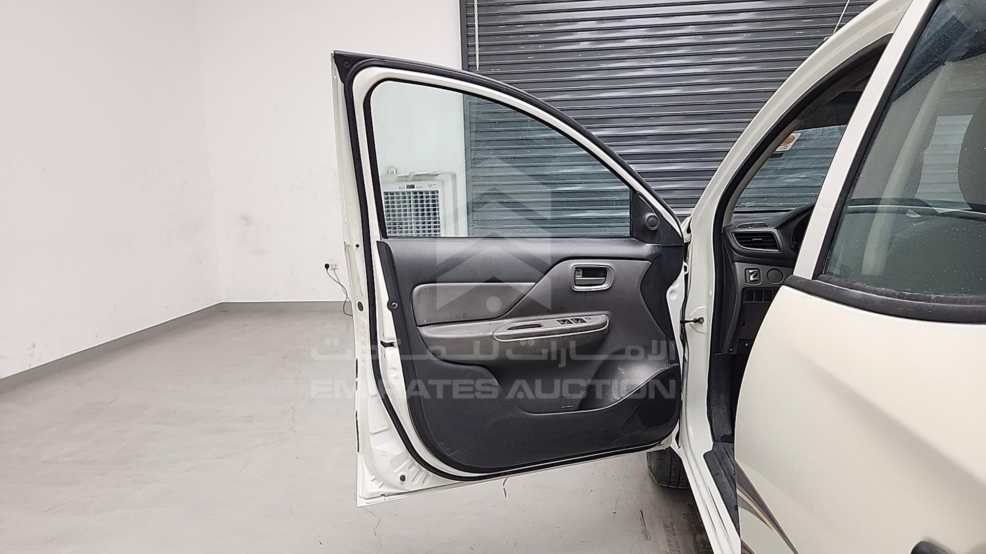 2016 MITSUBISHI L 200 VIN: MMBJNKJ40GH059683