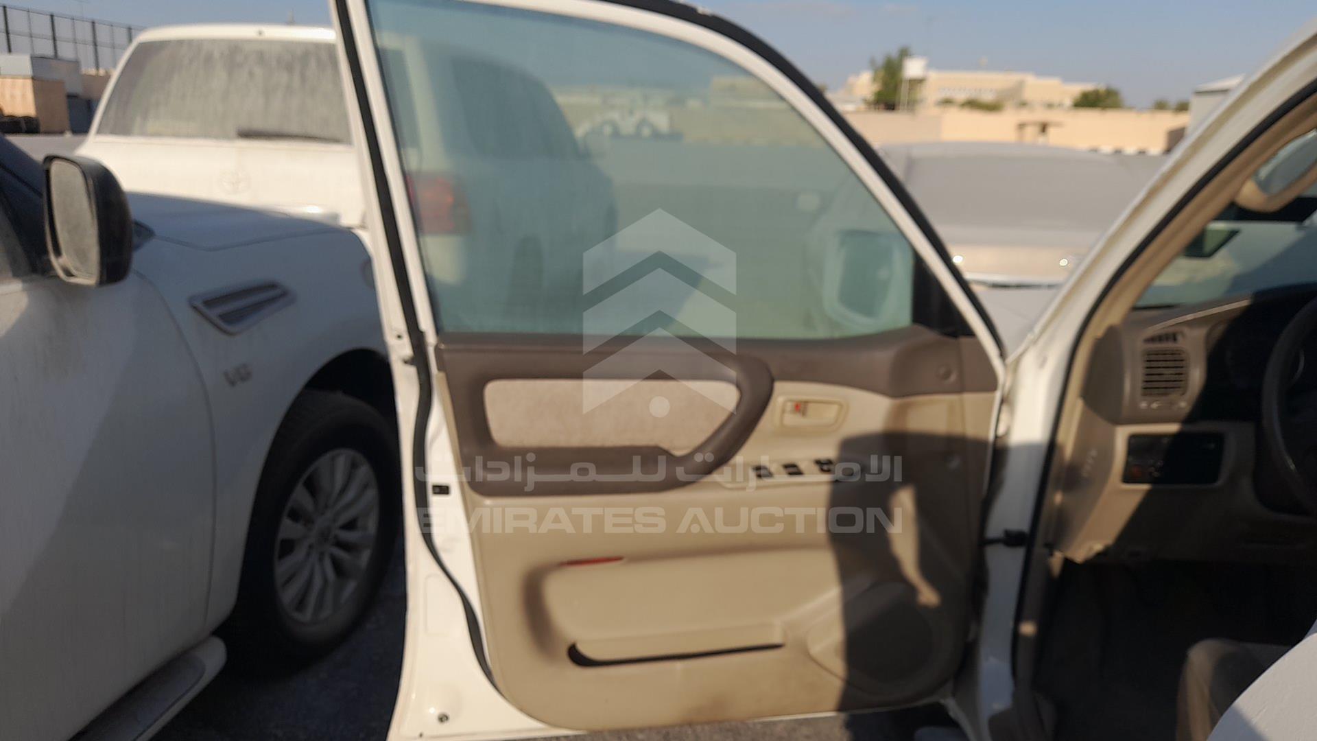 2007 TOYOTA LAND CRUISER VIN: JTGHJ09J977006847