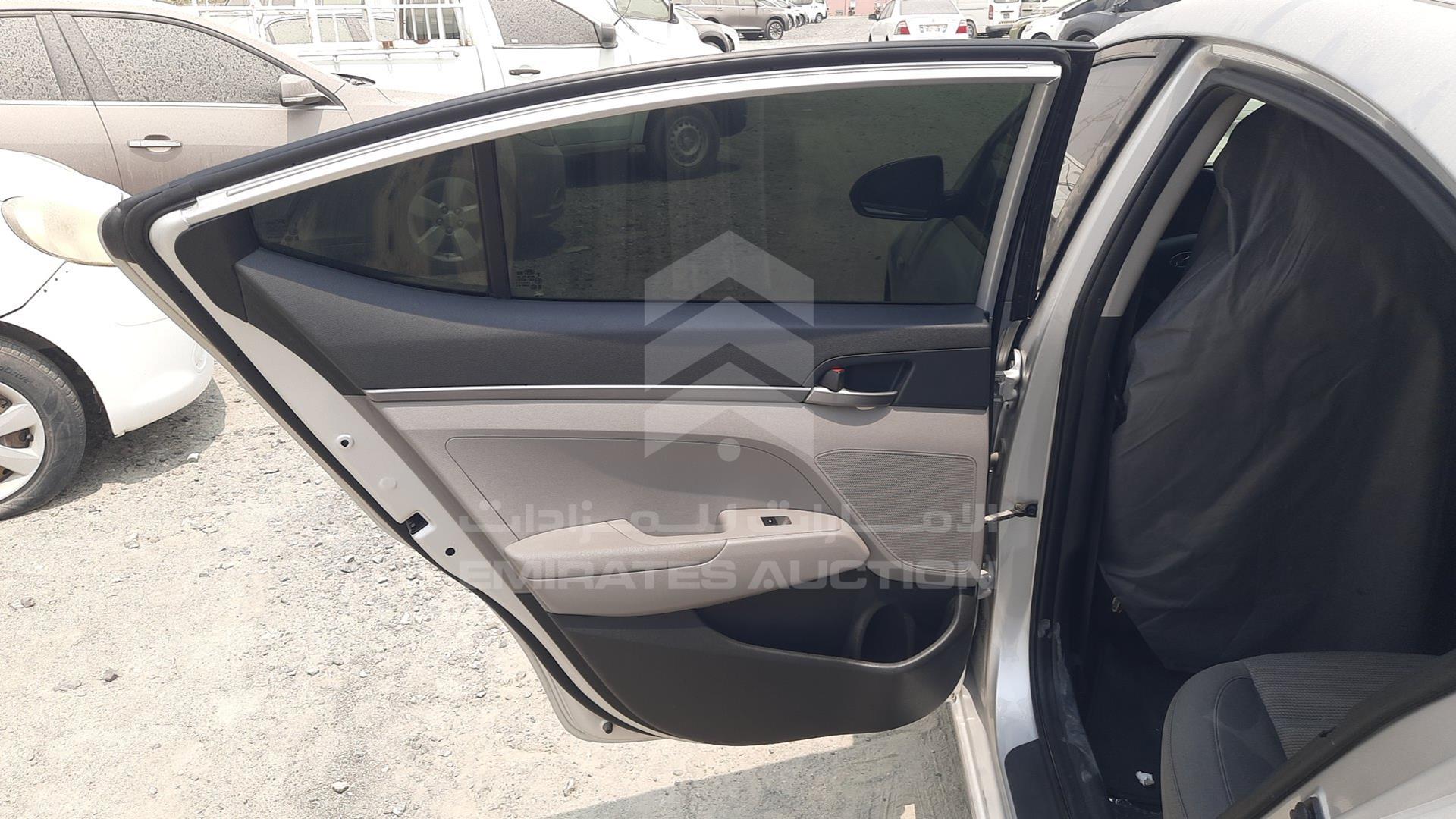 2018 HYUNDAI ELANTRA VIN: KMHD741C0JU545067