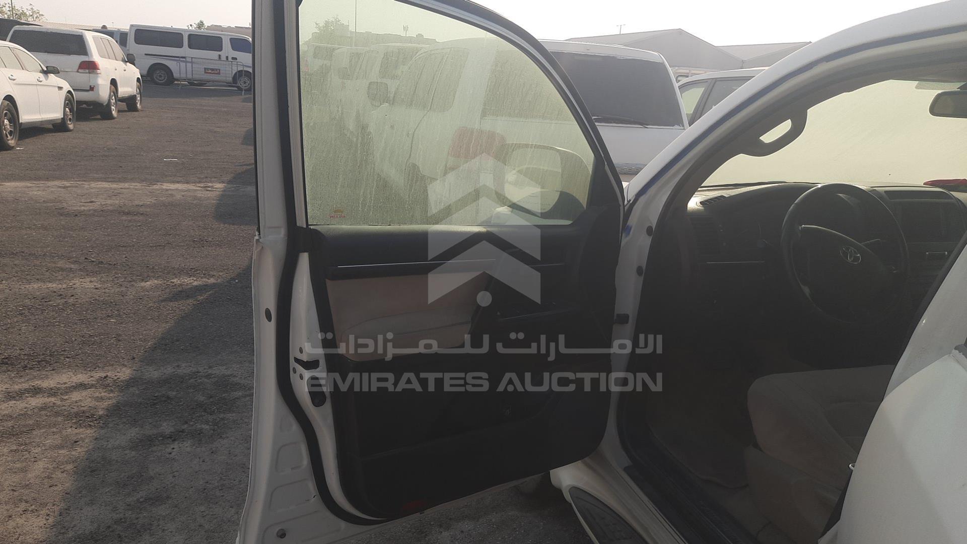 2011 TOYOTA LAND CRUISER VIN: JTMHU09J2B5052304