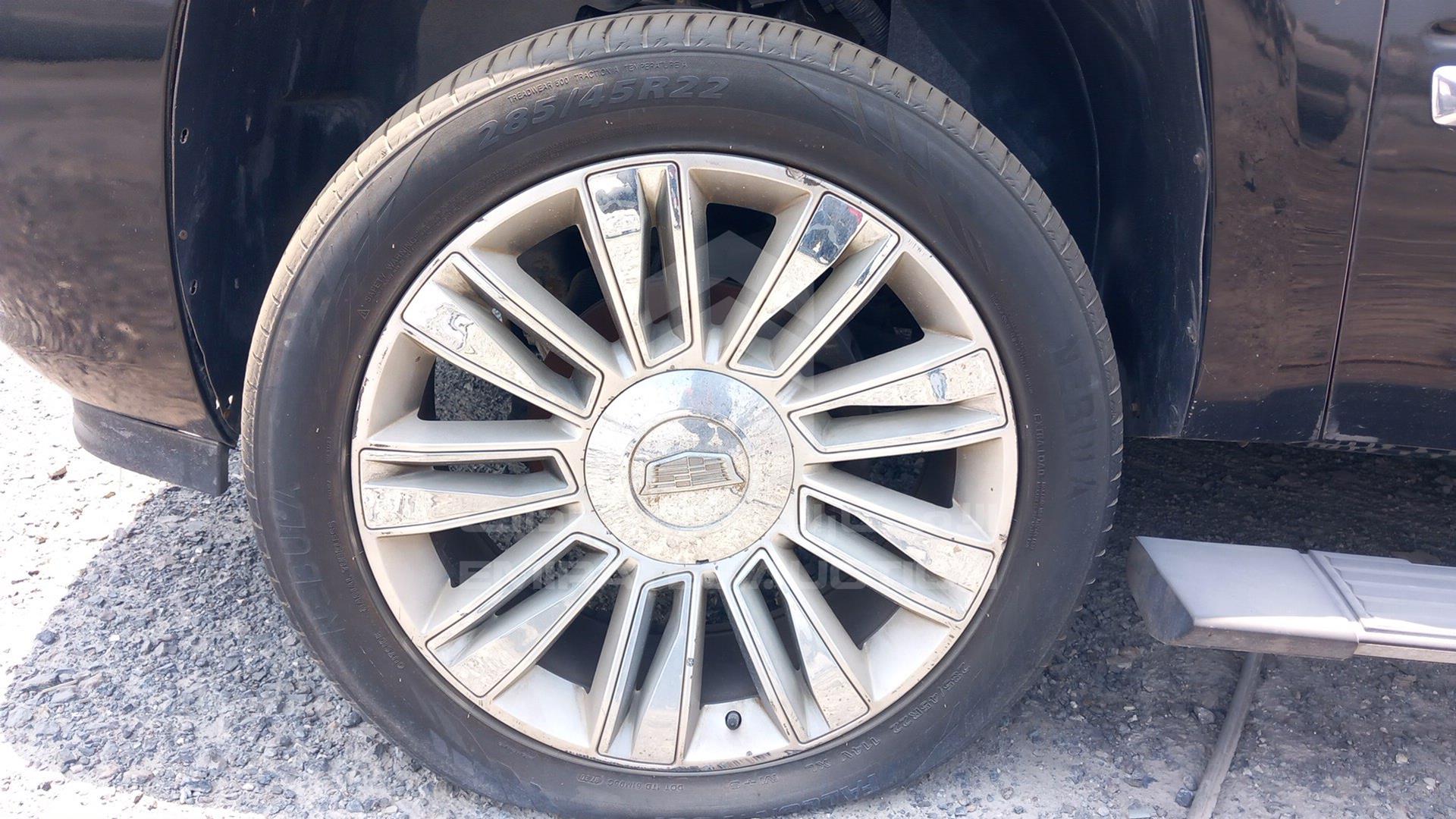 2008 CADILLAC ESCALADE VIN: 1GYFK63828R192242