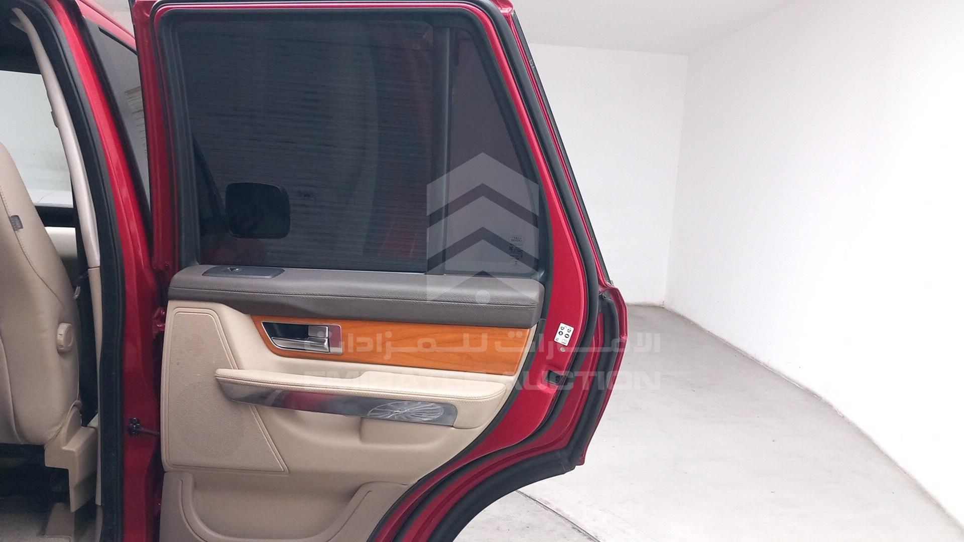 2013 RANGE ROVER SPORT VIN: SALLSAAD4DA812586