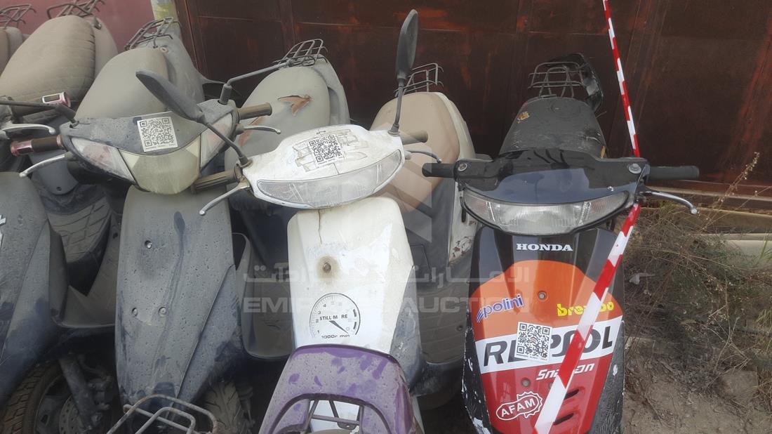 21 Scooters - Scrap without document — Rear Right Passenger View — Photo 9