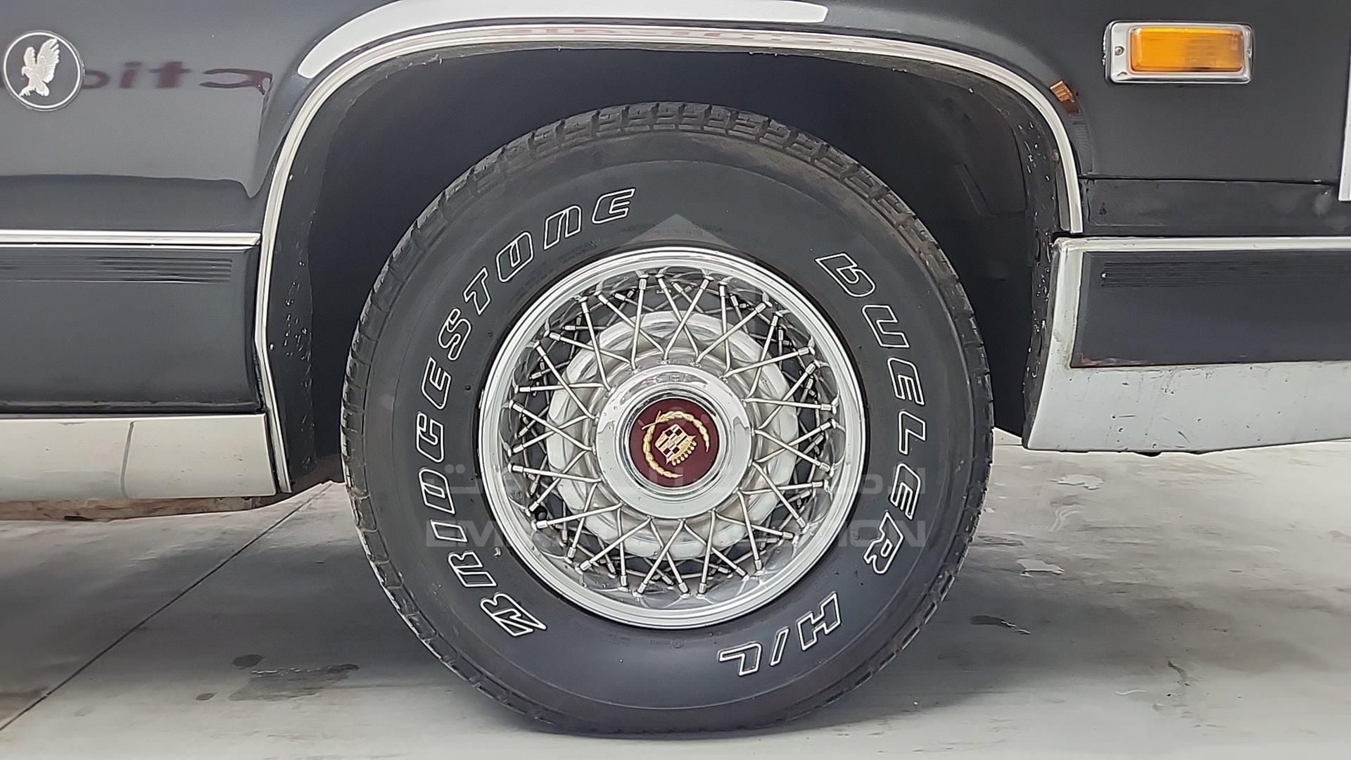 1992 CADILLAC BROUGHAM VIN: 1G6DW5473NR704705
