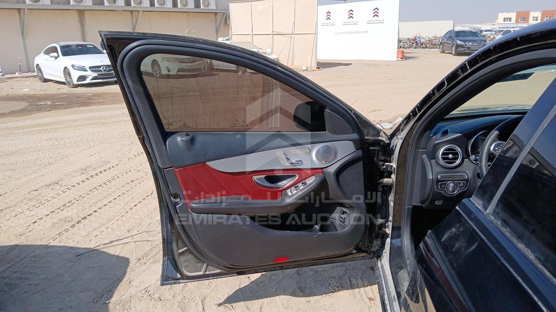 2019 MERCEDES C 300 VIN: 55SWF8DB6KU298088
