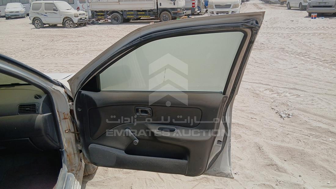 2000 Nissan Sunny — Front Right Door — Photo 23