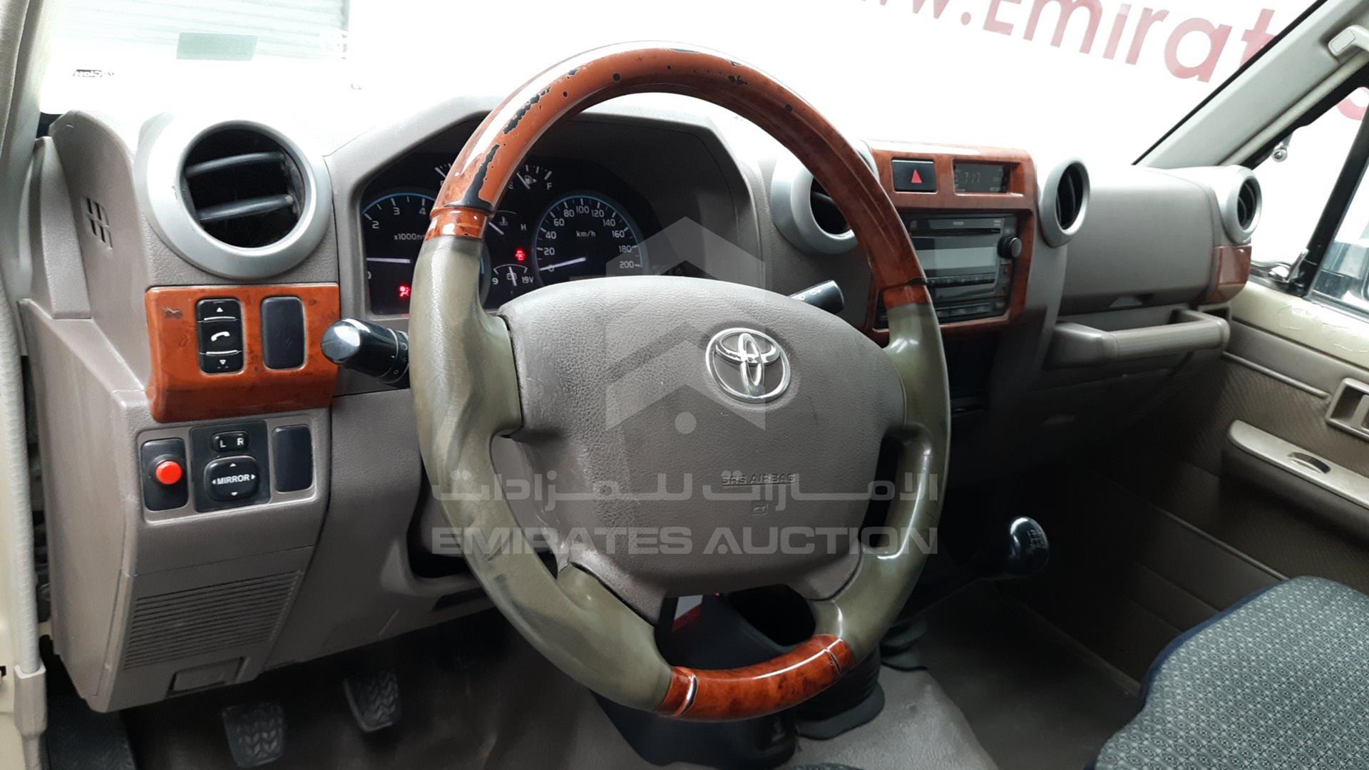 2014 TOYOTA LAND CRUISER VIN: JTFLU73J0E4563183
